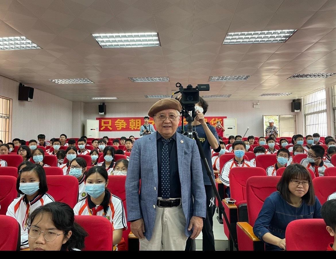 金句分享：理性压过情绪，不与层次不同者争辩，善良但有锋芒。不跟烂人硬碰，不与庸人