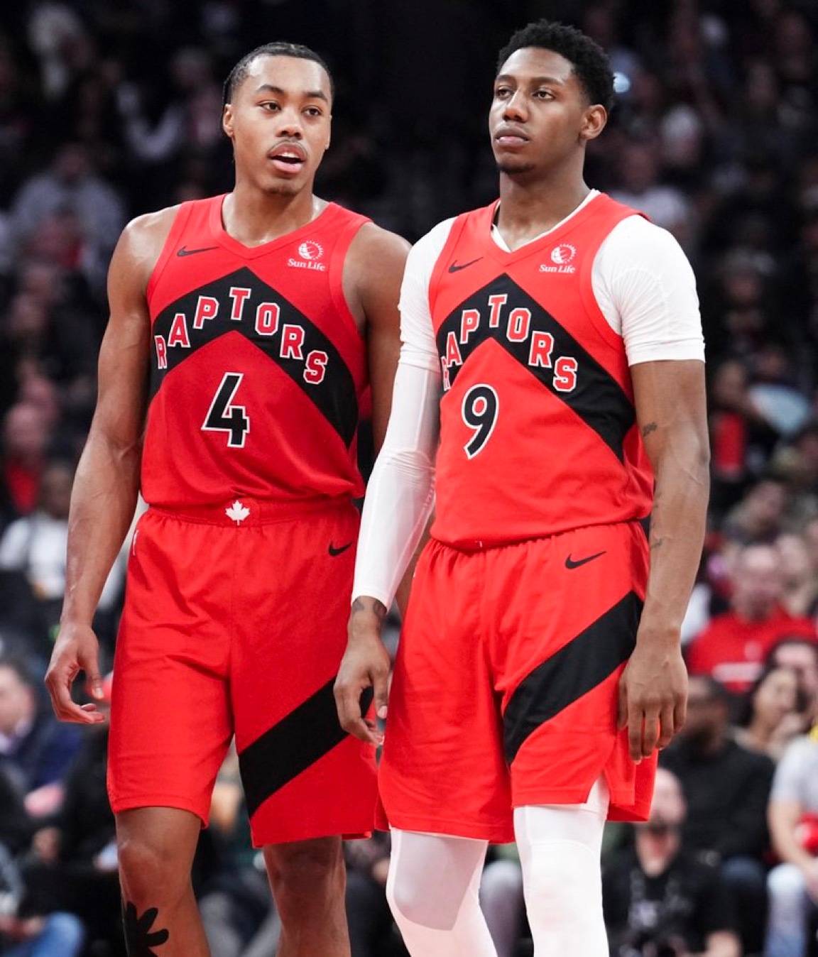 猛龙在第三场比赛中完胜骑士 🔥巴恩斯：33 分，17 投 11 中，11 次助