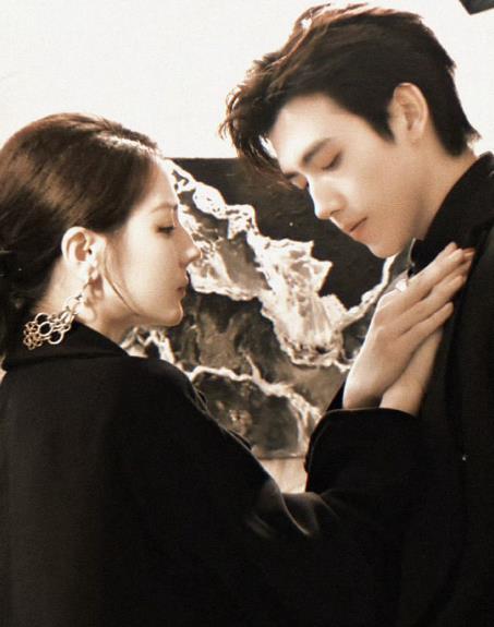 33岁迪丽热巴与大导演25岁儿子陈飞宇在新剧《白日提灯》中同框，因视觉年龄差引起