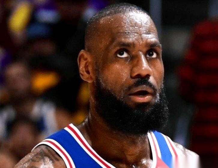 詹姆斯拿底薪去76人这事儿，到底有多离谱？
你去看一眼下赛季的NBA全美直播表就