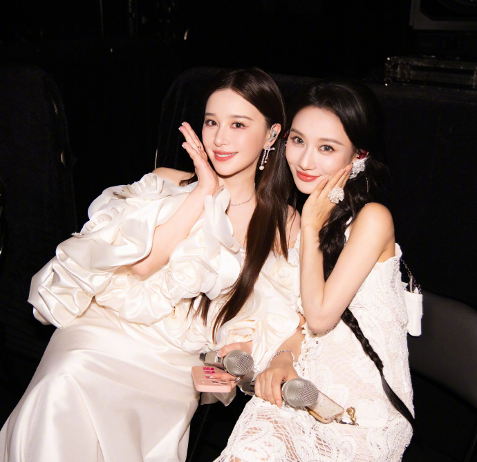 阚清子甩头好帅阚清子乘风意义具像化 谁懂啊，她甩完头那个眼神直接杀我。以前总觉得