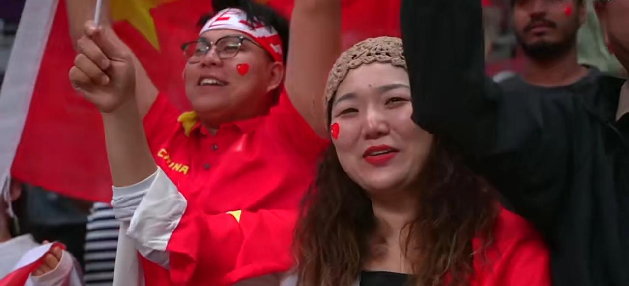 中国男篮大比分赢了印度，这可把球迷们乐坏啦！8月7日下午，男篮以100 ：69大