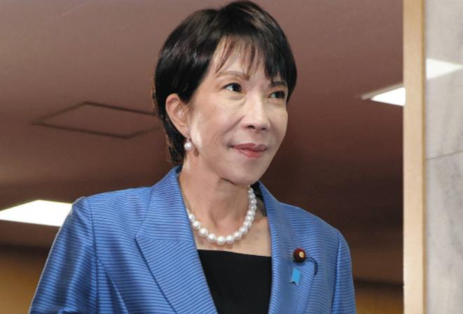 上台第二天，日本女首相高市早苗就向特朗普表忠心，中国不买的东西，日本出钱买！
