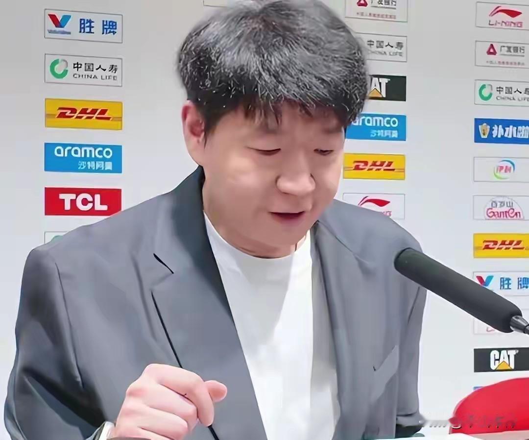 乱套了，新赛季才刚打两轮，山东男篮就风云突变，遭两连败后又是换教练，又是要炒外援