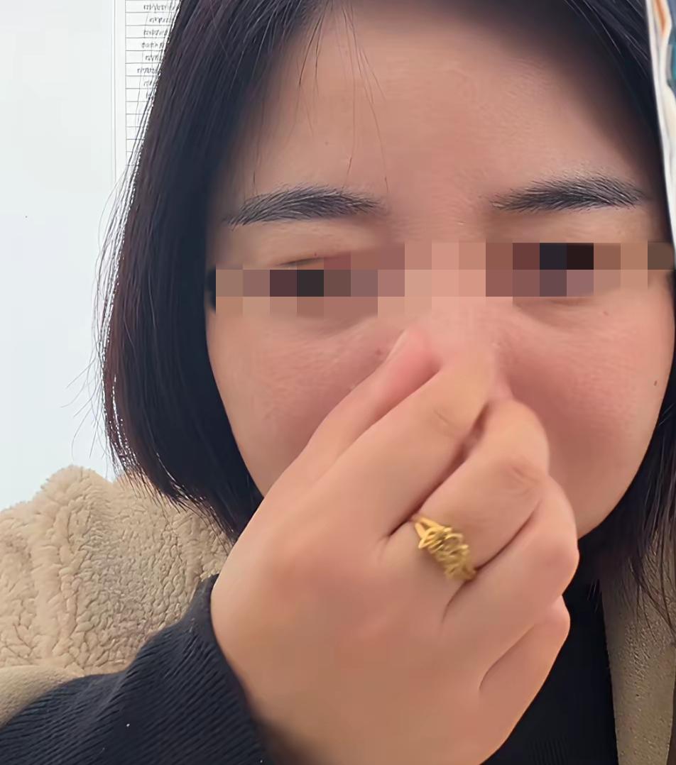 刷到许久未露面的躺少直播视频，她直接提醒网友后续别在直播间提威静，称不想因相关话