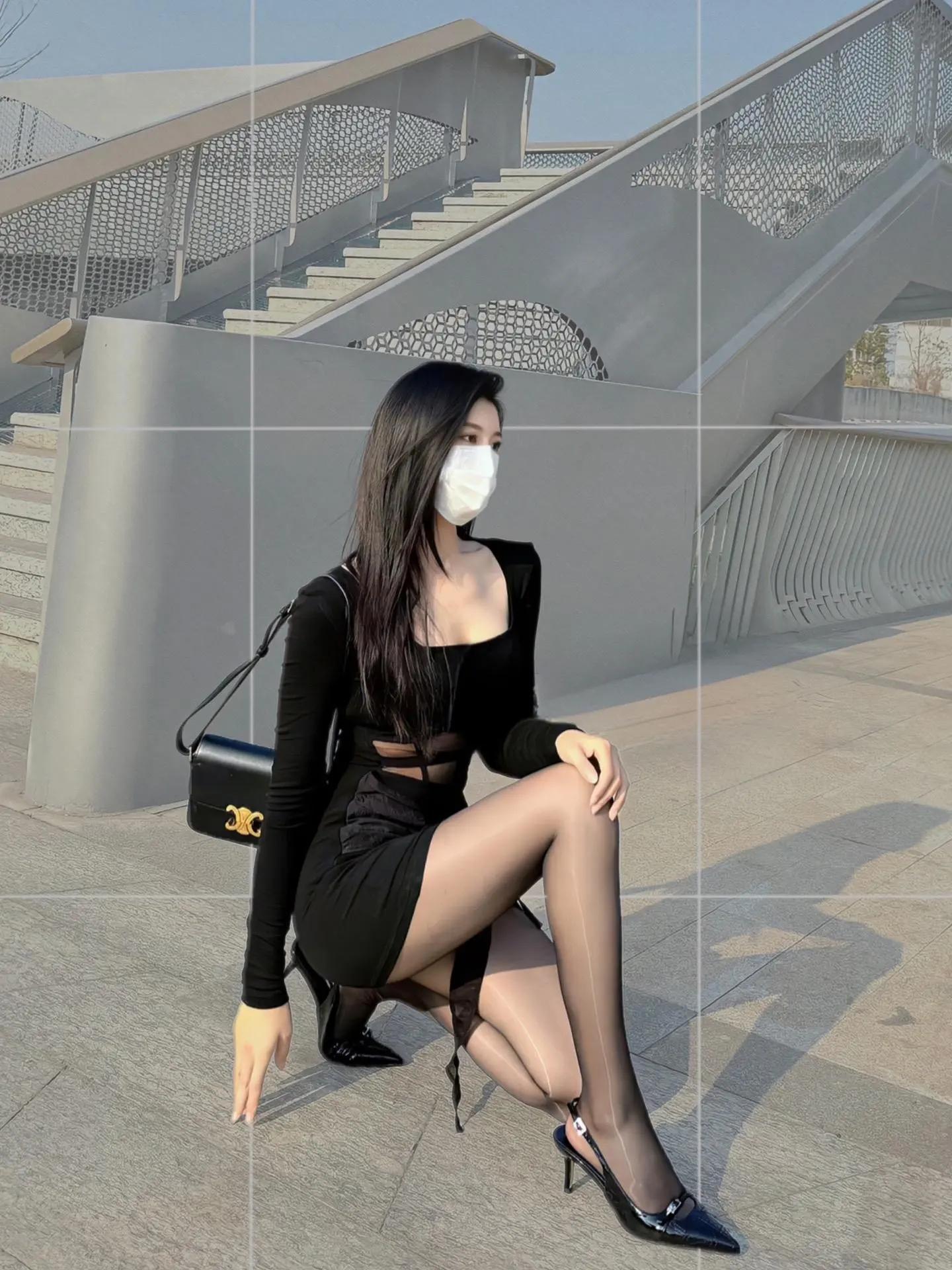“独处不是没有与人交际的能力 ， 而是失去了逢场作戏的兴趣”
