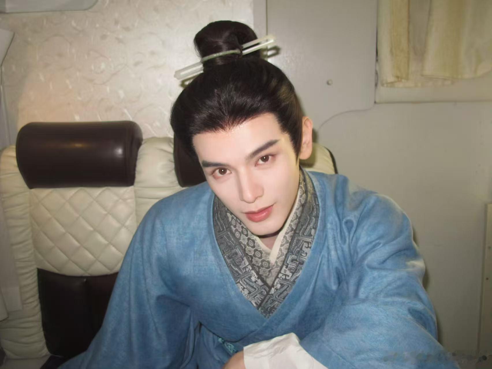 姚弛将门独后杀青小作文读完姚弛的杀青感言，能真切感受到他读懂裴琅身上的挣扎，背负
