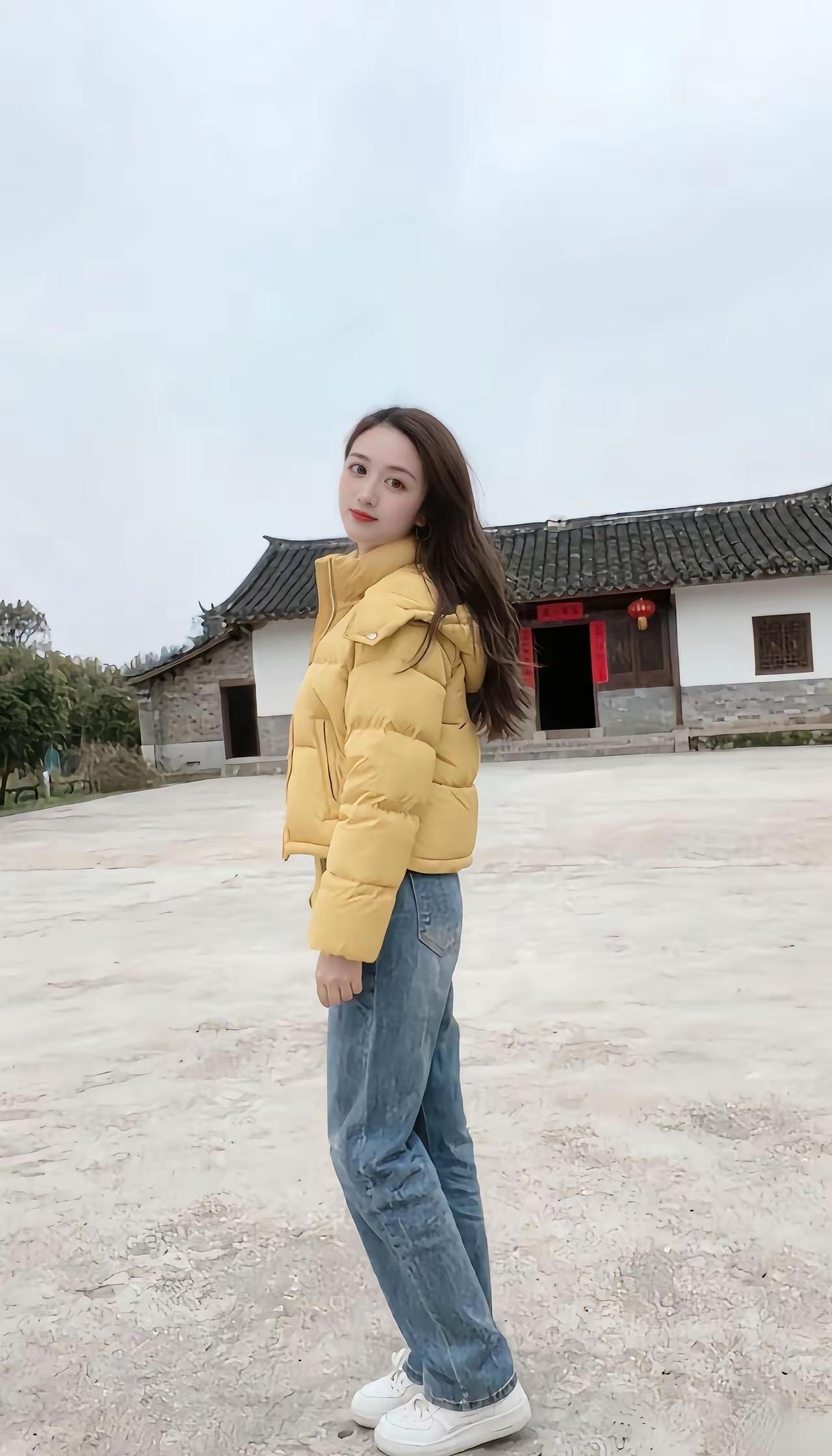 离过年还有两天，你若不愿年前单，只要发个信息来，千里万里奔赴。