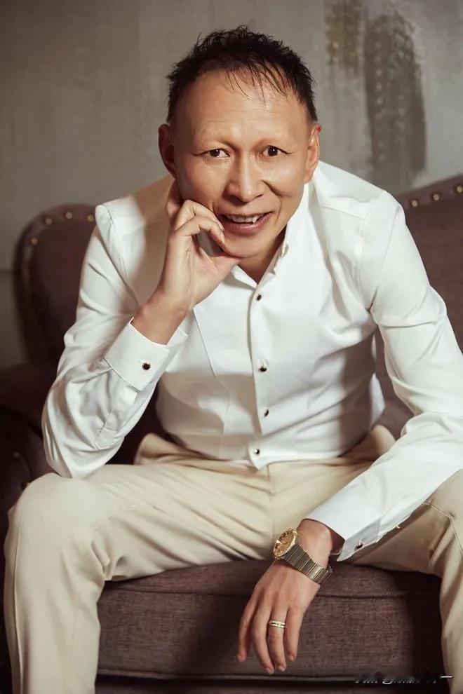 李明，终于红了！

要问起演员李明是谁，作为演员的他，估计很少有人会知道，可要看