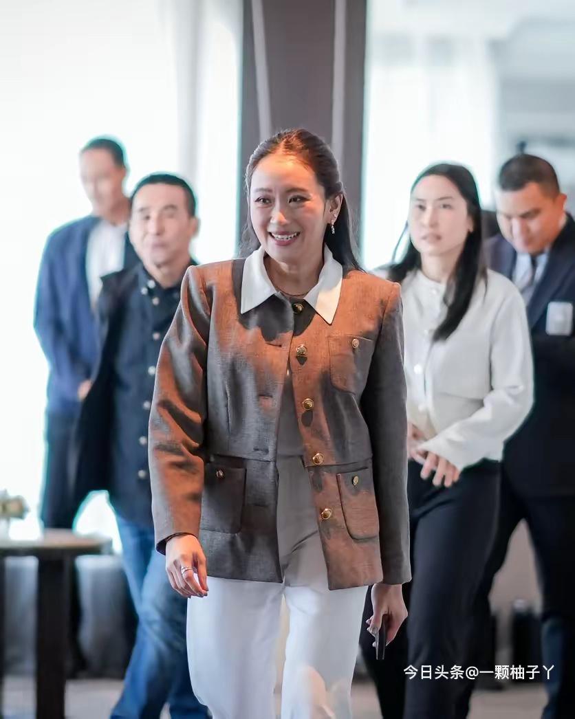 佩通坦现身曼谷SC Park酒店，参加了为泰党的内部研讨会。这次聚会更像是大选失