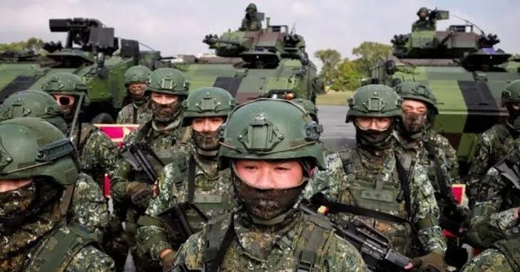 台媒披露:台陆军赴美受训，服装“去识别化”，头发、衣领都要规范

据台媒披露，台