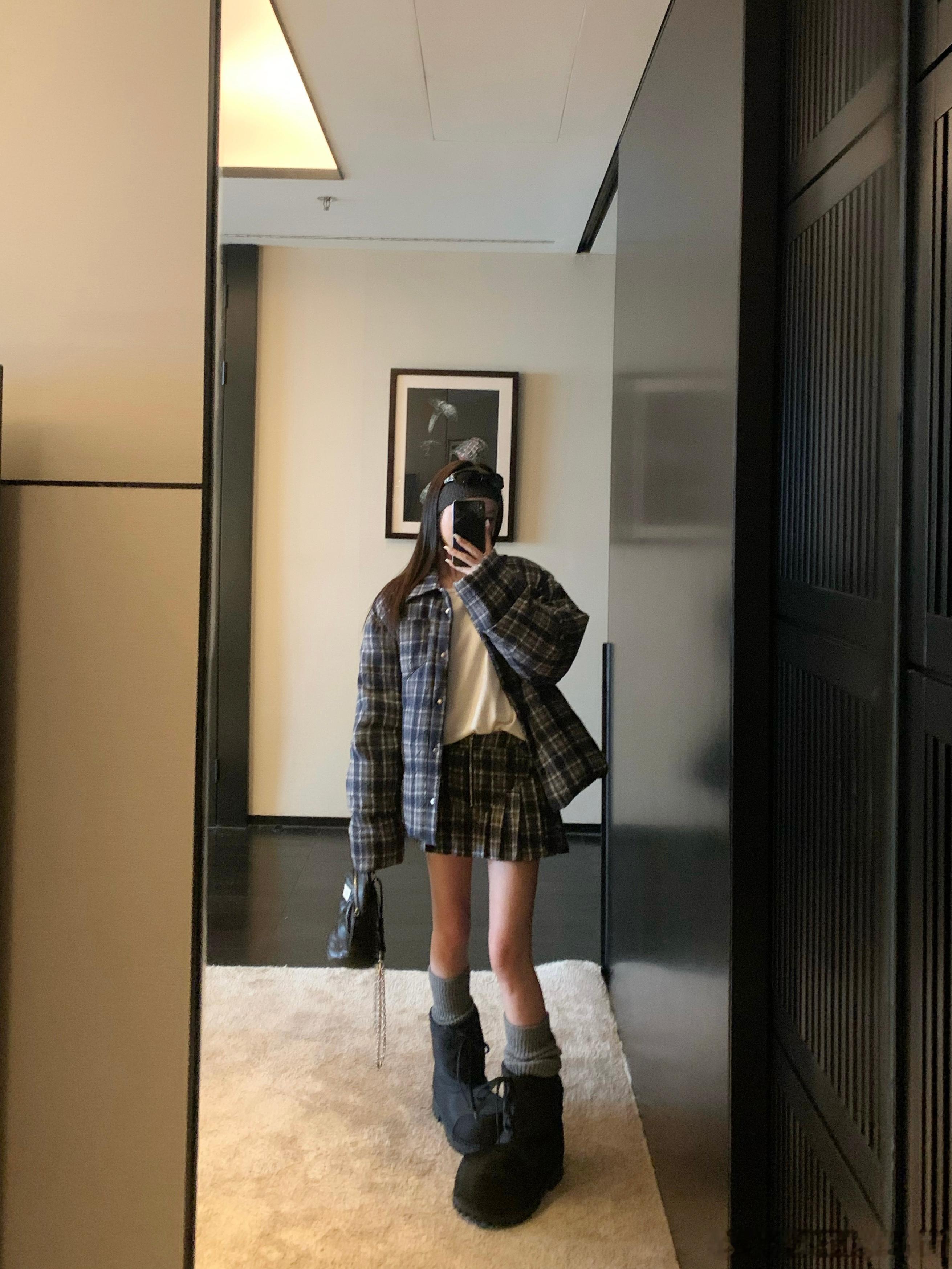 超级有设计感的衬衫式羽绒服套装🧊给这个冬日带来一点时髦感 复古洋气的衬衫版型 