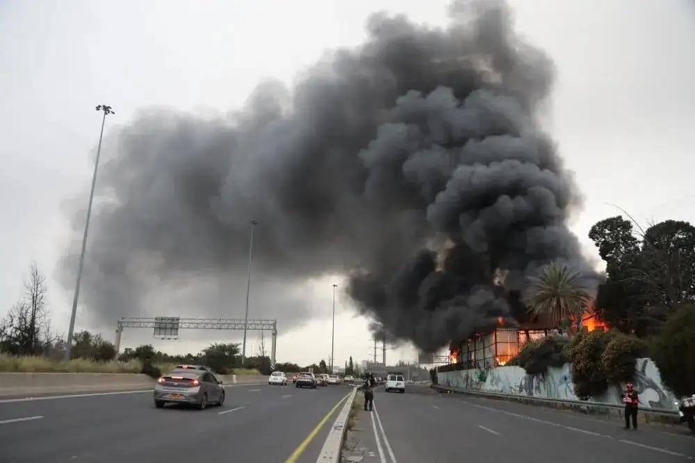 伊拉克什叶派民兵武装“真主旅”证实其高级领导人遭袭死亡。

财联社3月14日电，