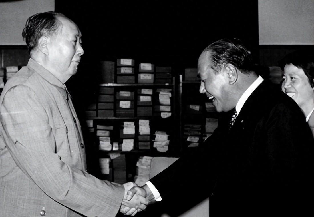 1972年田中角荣拜访毛主席后鼻血直流，特意嘱托医生务必守密，不得对外透露此事！