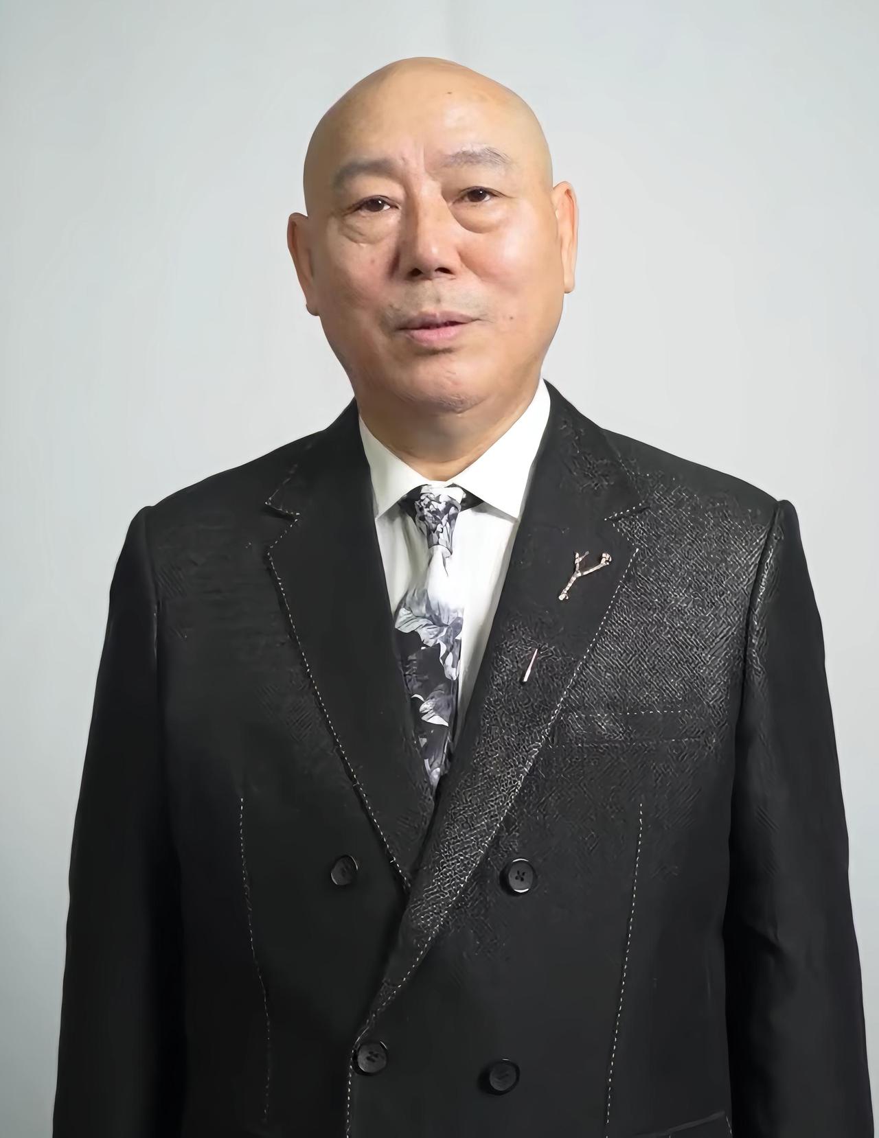 1991年，身价过亿的李诚儒，抛妻弃子。随后迎娶小娇妻。20年后，他突然找到儿子