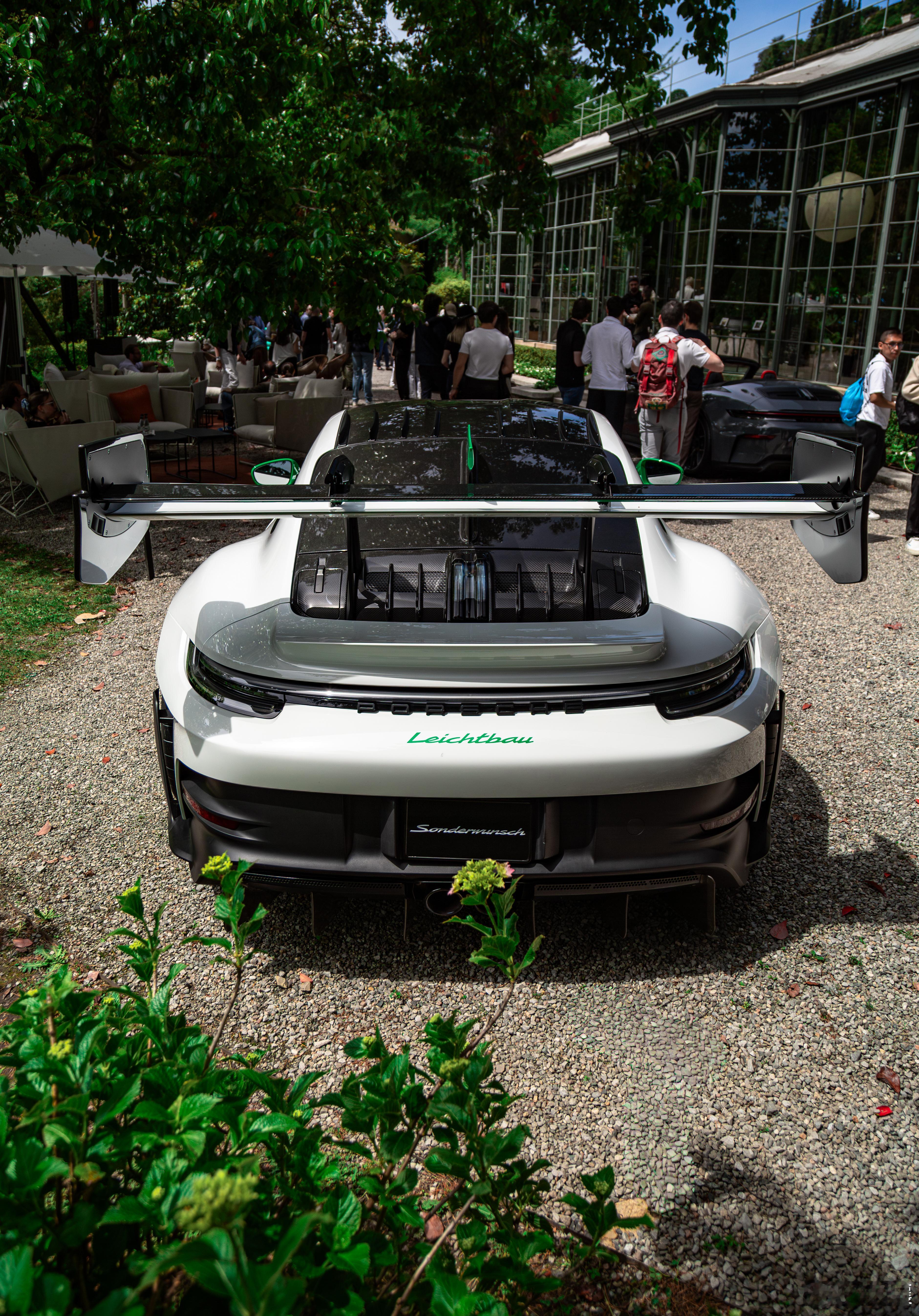 GT3 RS Manthey Leichtbau“Leichtbau”德语中意为