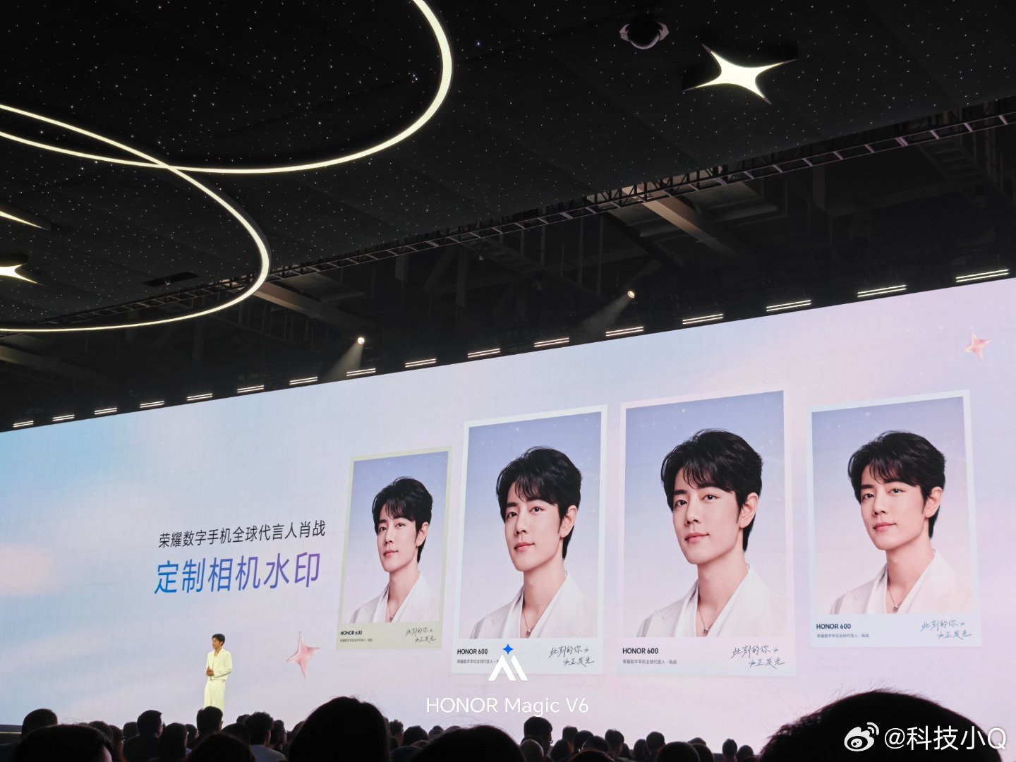 肖战的粉丝看过来喽荣耀600不仅给大家带来了AI萌宠还有专属肖战水印哦 