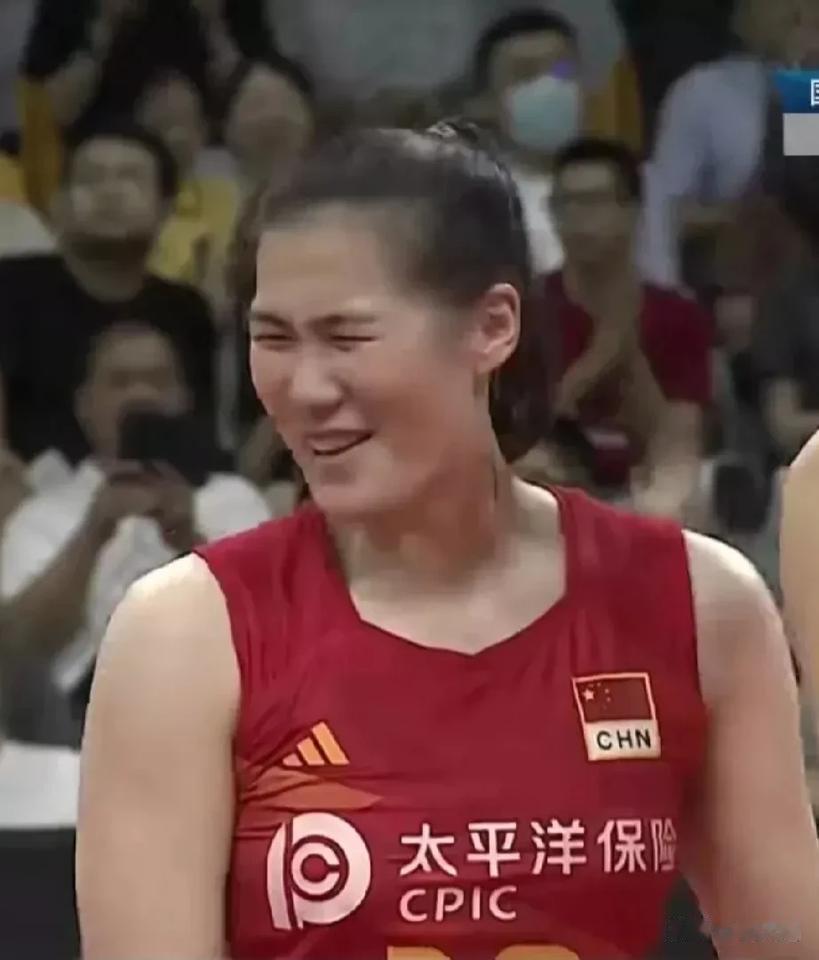 女排奥资赛，中国女排蔡家班三战三捷，状态越来越好。首战是活动筋骨，次战是略试身手