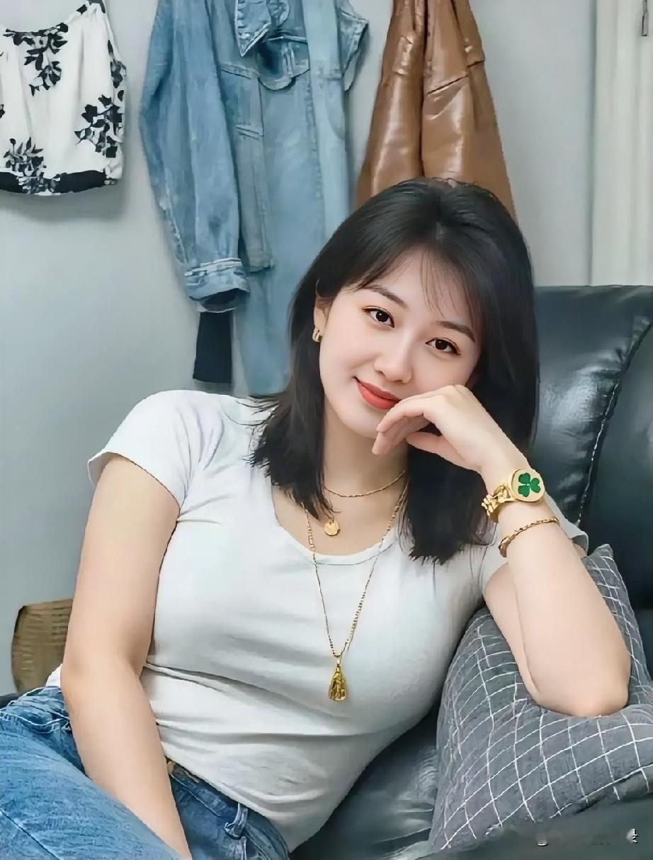 走过半生再回首，认真生活的人，还真的不是一路顺遂的，多是百般滋味在心头，蹉跎坎坷