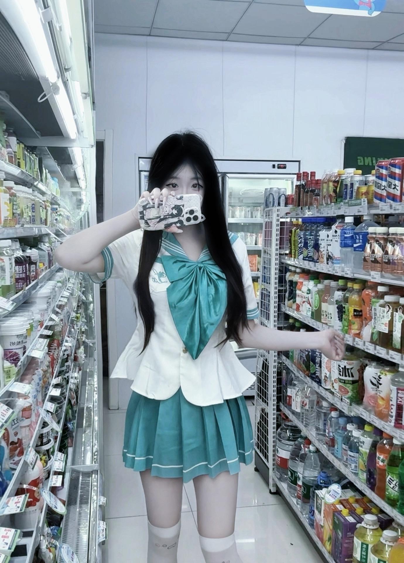 我的少女时代是jk妹 曾经发誓要穿一辈子的jk 后来随着年龄的增长 我...