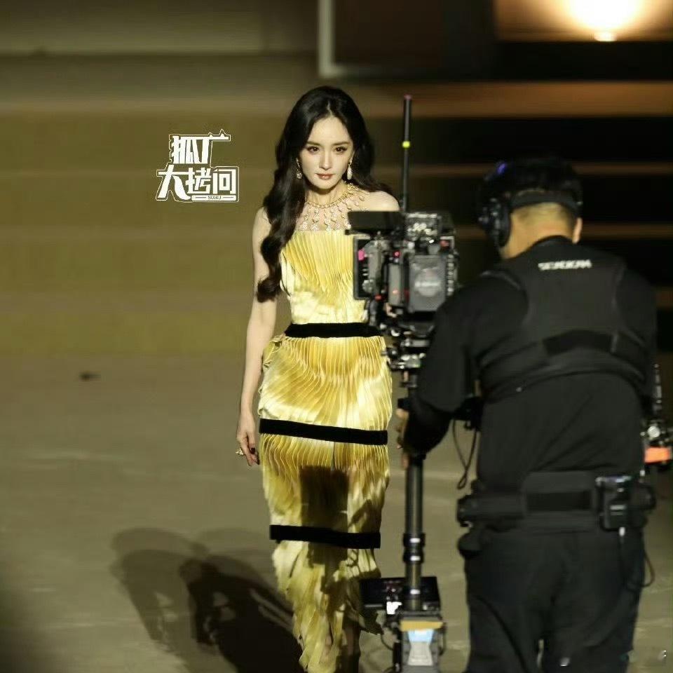 两位85🌸昨天在VOGUE盛典的怼脸生图，你们觉得谁赢了？ ​​​