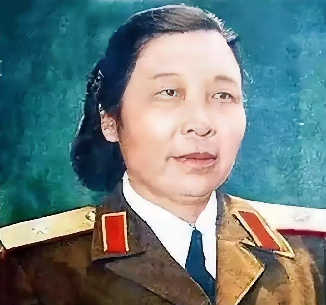 1955年，开国女将军李贞回乡探亲，遇到了打骂她的第一任丈夫古老三，当二人再相见