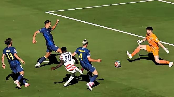 2026世界杯：美国队2-0力克波黑，绝境拿下24年首胜
 
本届美加墨世界杯淘