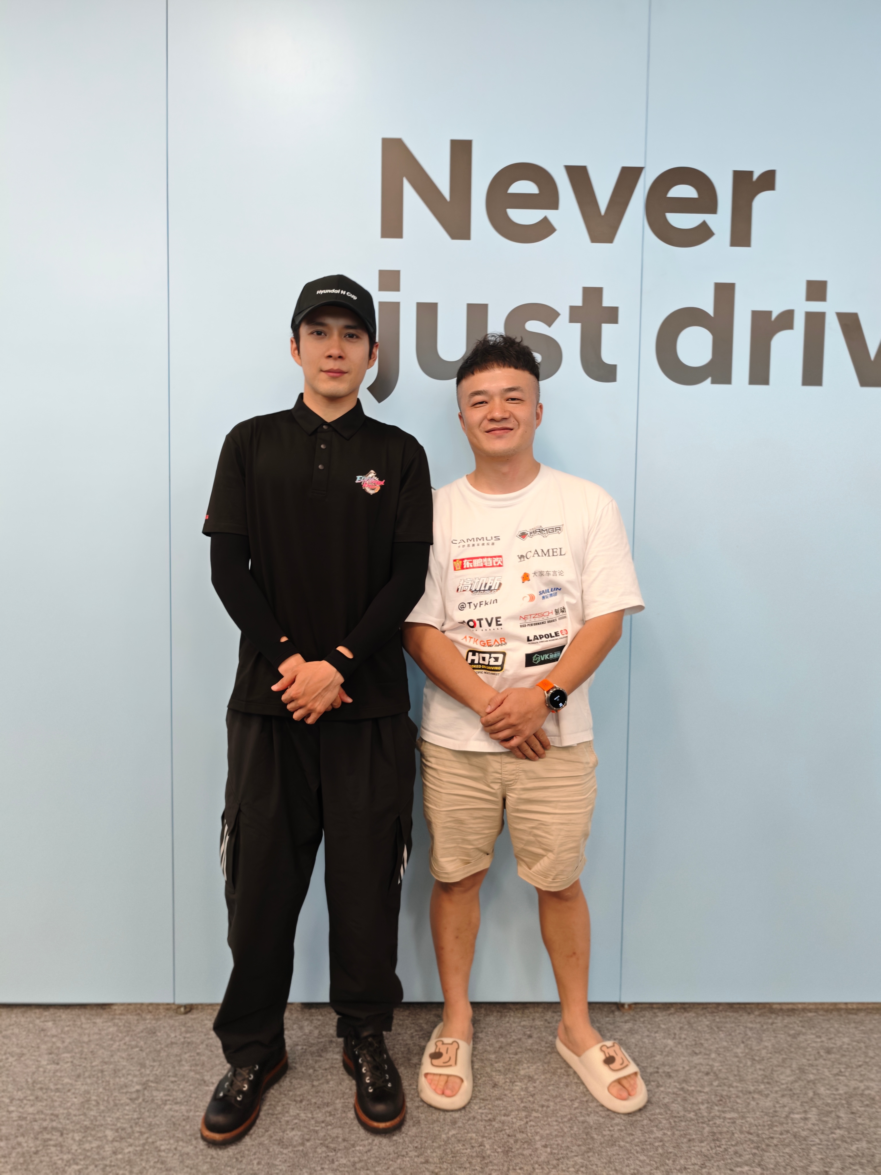 追个星，韩东君韩东君[超话]今年赛车真快，进步太大了……28个车手，排位赛都杀到