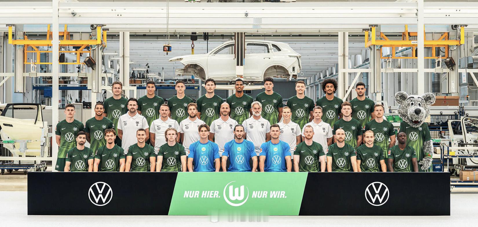 这全家福挺上头的[馋嘴] ​​​