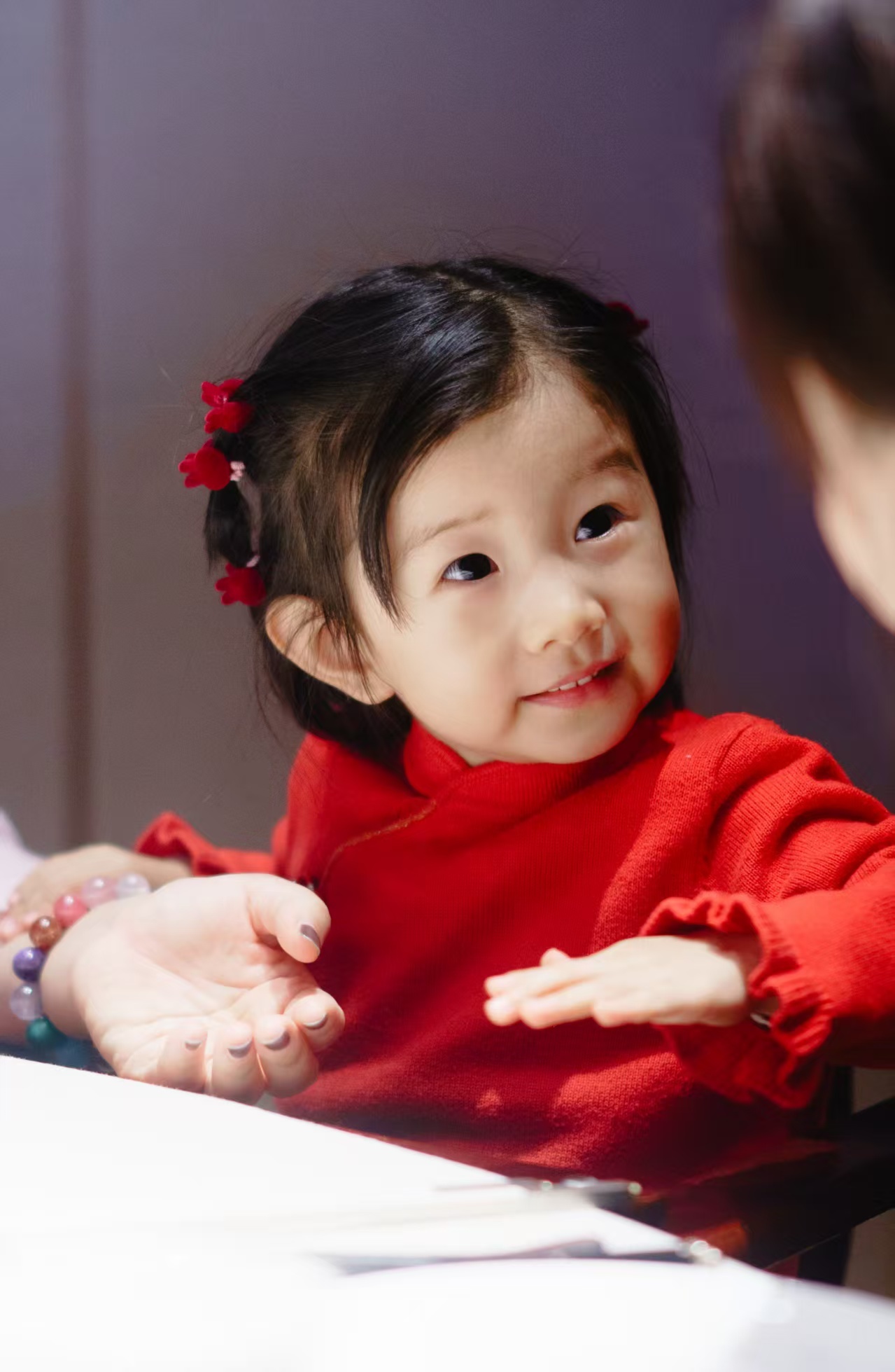 *碎碎念*圣诞节和果果过的，哇，超级可爱机灵的小盆友。老弟请吃了烤鸭，很开心的一