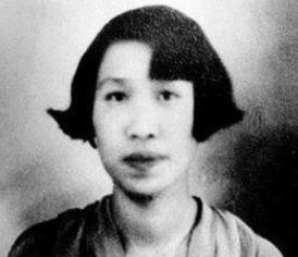 1955年，周总理出国参会，百忙之中抽时间会见留法时的初恋女友，还代替邓颖超送上