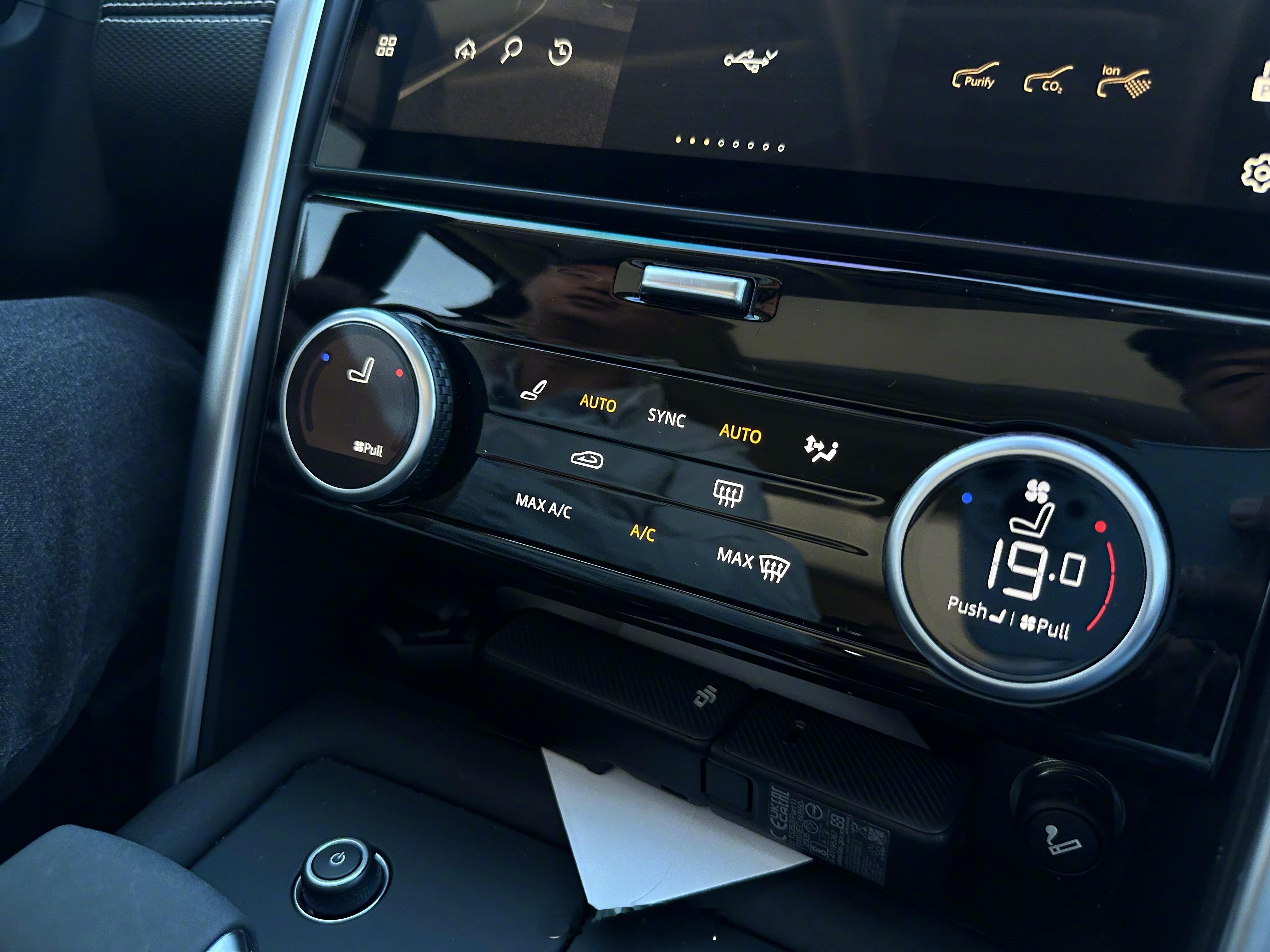 报复来得太快，今天先开车，我上车后就发现，我的副驾座椅加热被调到了三档，毕竟老司