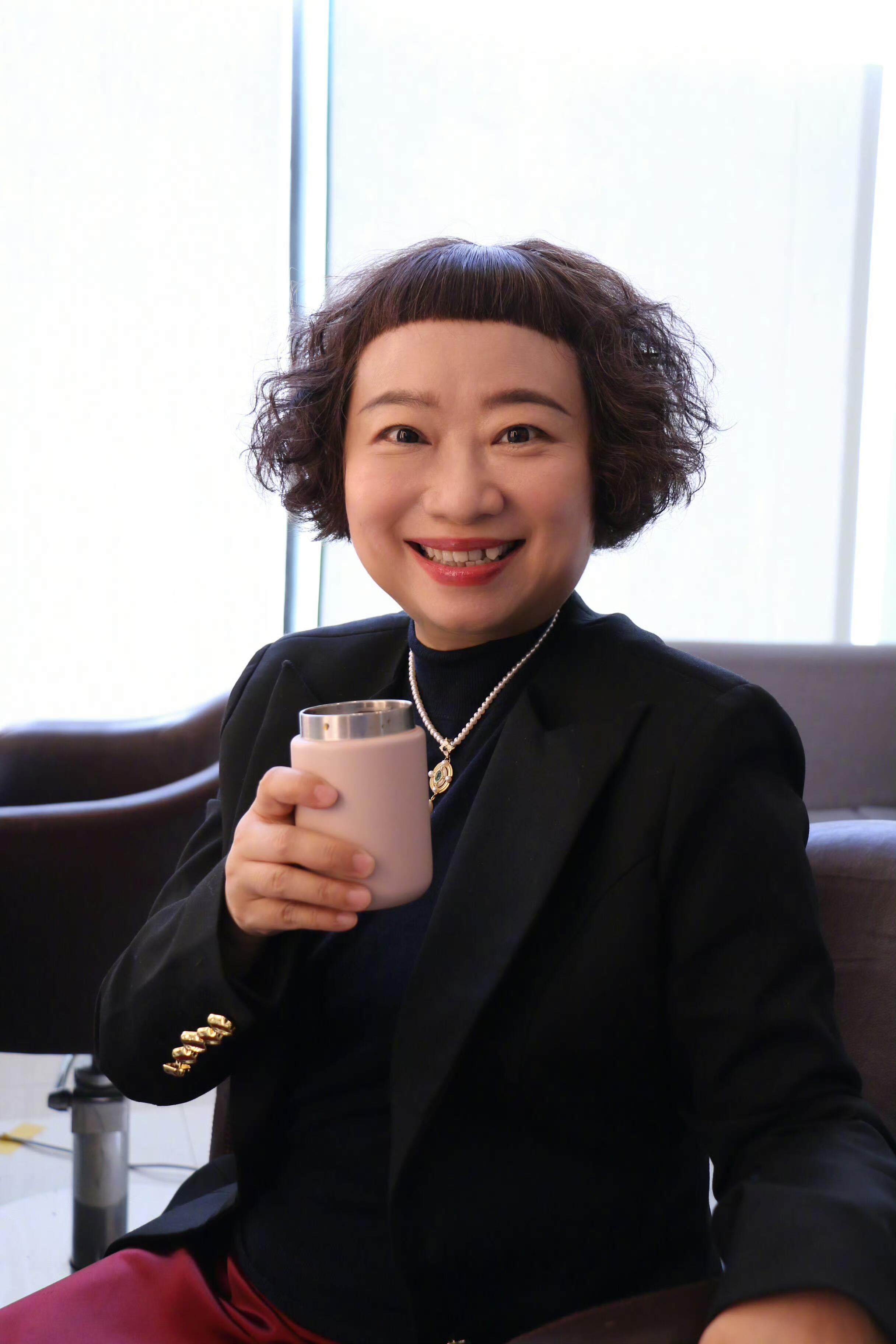 饶雪漫聊AI当下无法取代演员演员的真情实感、临场火花、阅历沉淀与人性温度，是算法