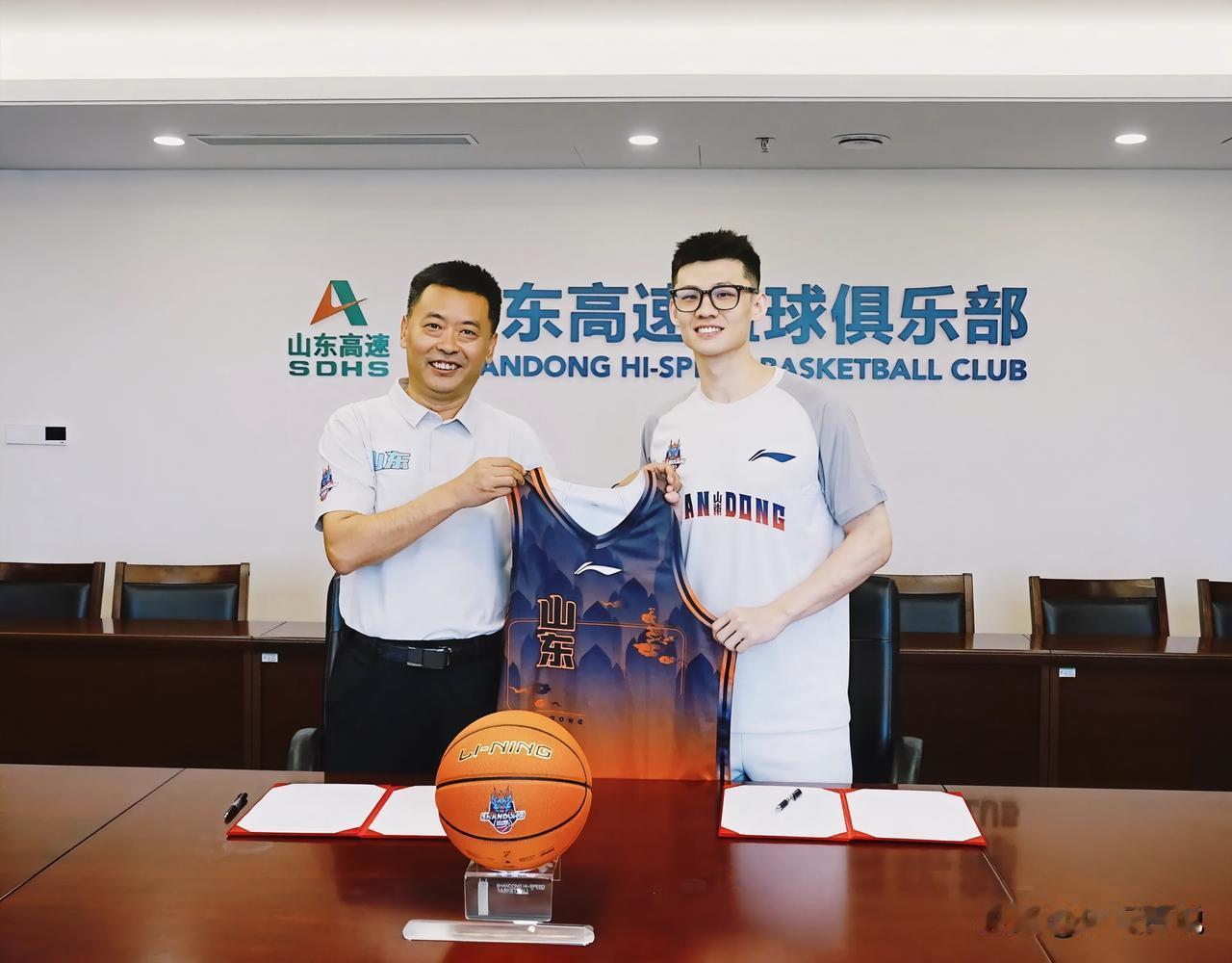 王岚嵚这回真回家了！

三方交易正式敲定，辽宁提前结束租借，同曦放人，山东高速这