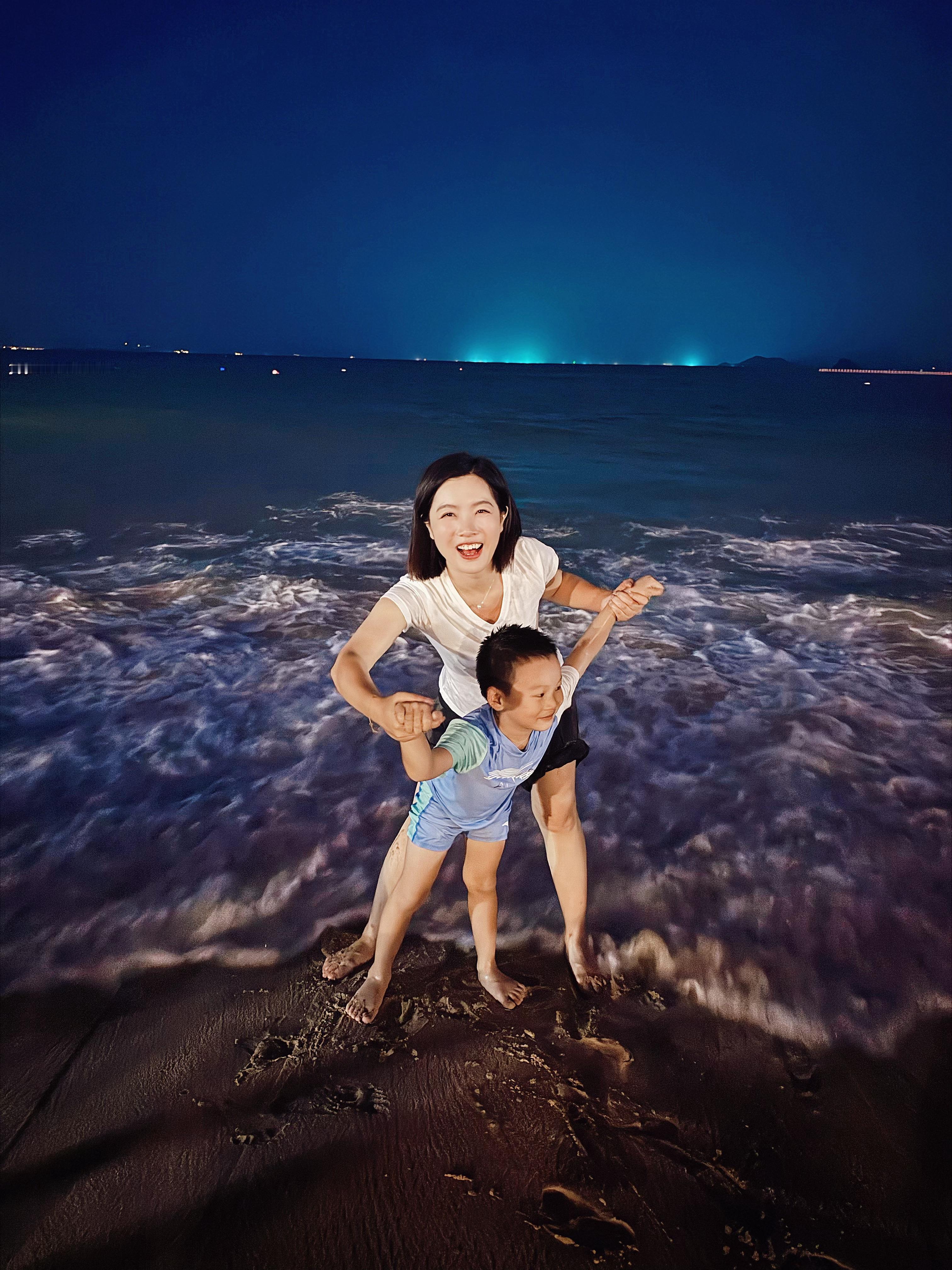 挑战带我妈和我娃一起出差15天，成功收官！我们仨，看过了深圳海边，香港街头，上海