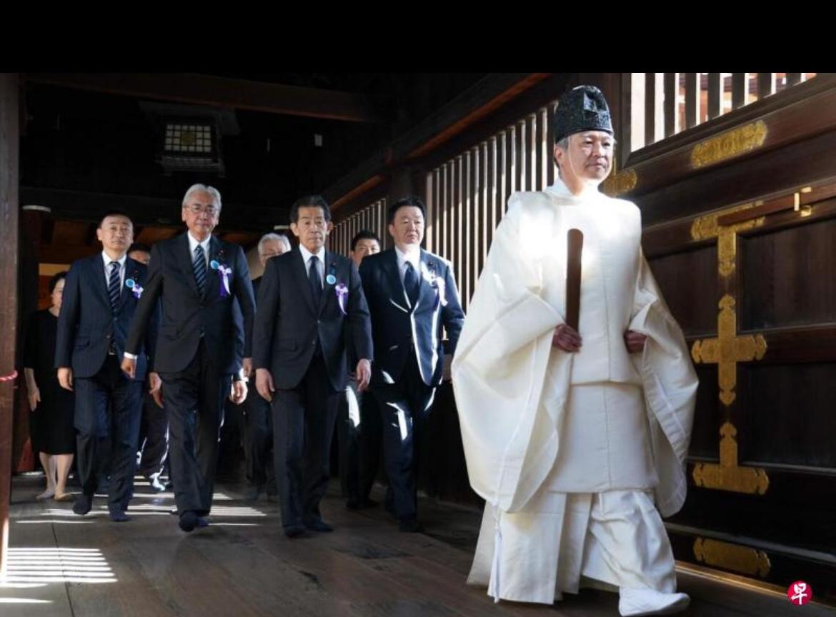 联合早报今天（4月22日）报道：日本首相高市早苗今天配合东京九段北靖国神社的春季