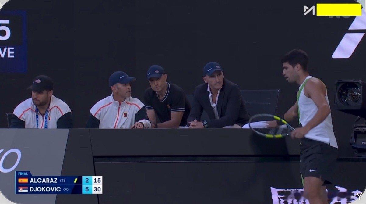 德约科维奇1-0阿尔卡拉斯（6-2）阿卡不能这样打啊 这样打0-3交待你不能自己