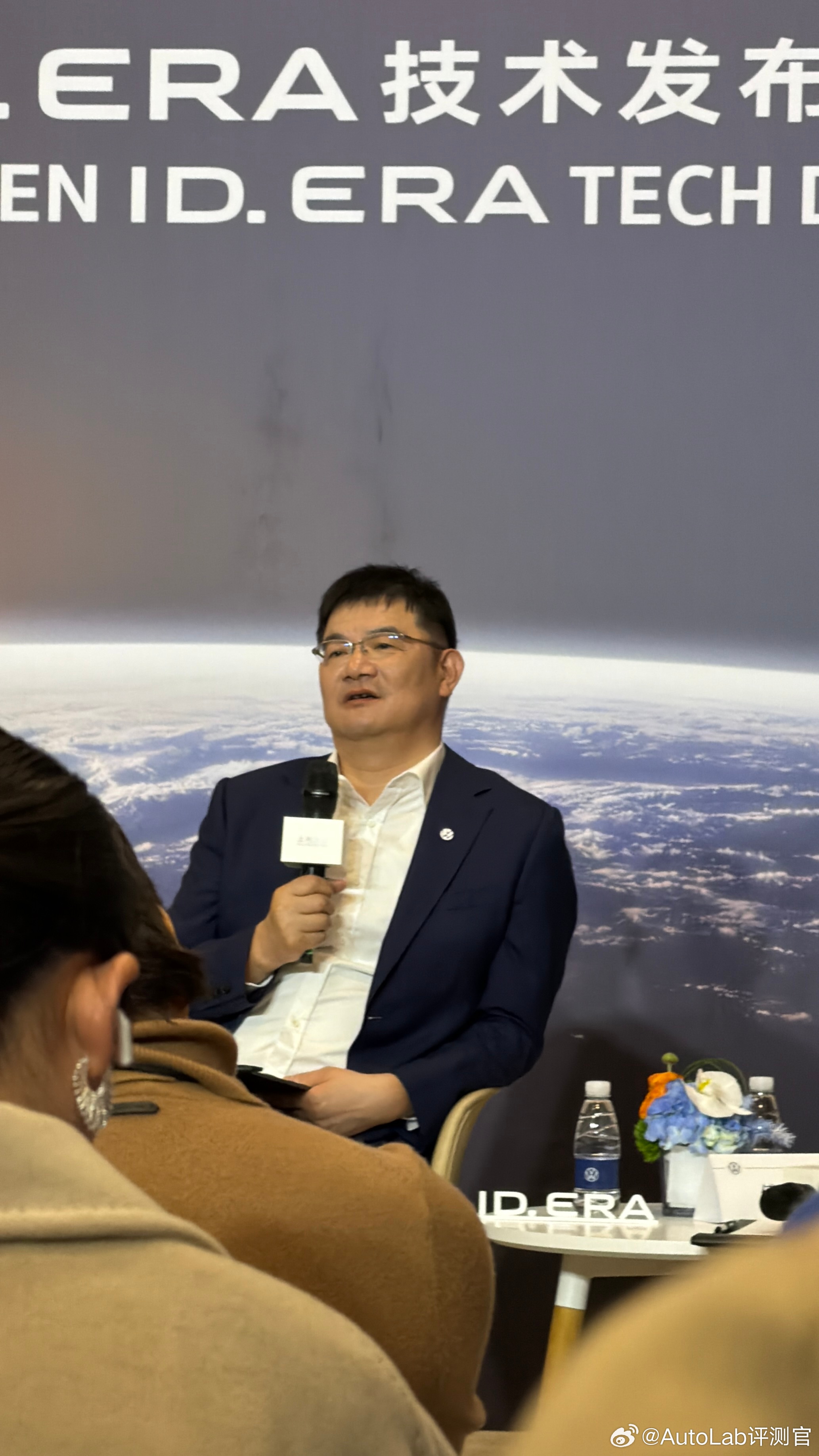 今天大众ID.ERA 9X技术发布会后的群访环节上汽大众总经理陶海龙预告，除了9