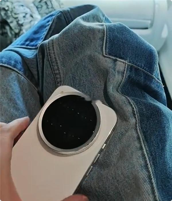追觅这款手机，感受一下，模块化设计，可以拆卸这一点确实和努比亚做出了一些区别 