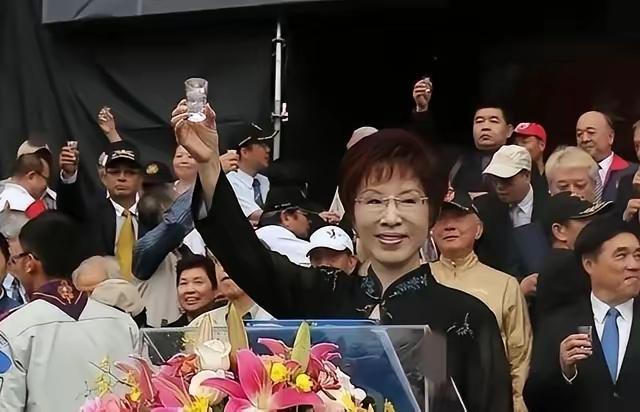 “如果台湾不是大陆的领土，清朝怎么能把台湾割让给日本？”

洪秀柱在媒体采访中抛