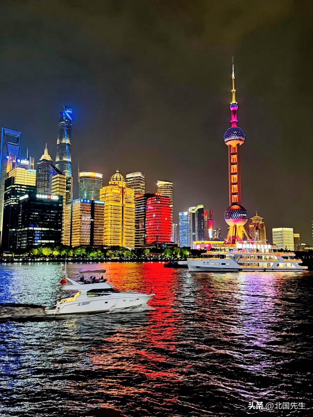 上海一对退休老夫妻闹离婚分家，直接把藏了大半辈子的家底扒得底朝天，9870万，1
