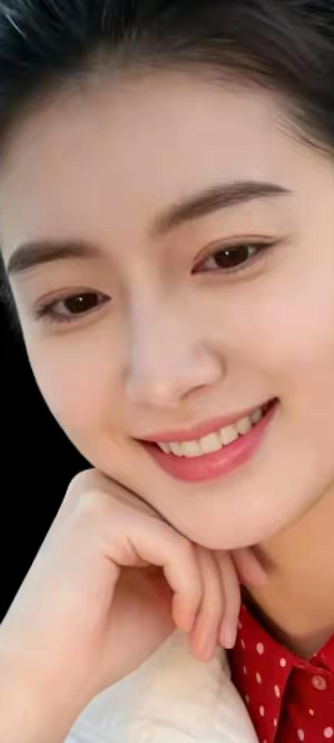 微笑的瞬间，温柔如春风拂面