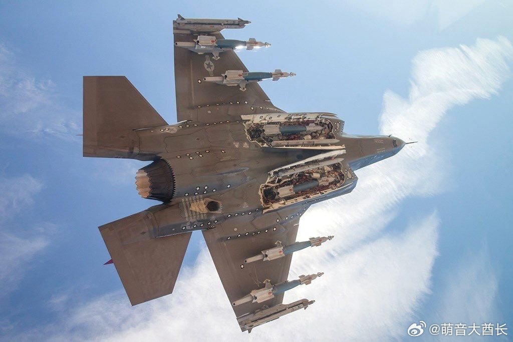 荷兰空军 F-35 战机在波兰上空击落俄军无人机，却用了价值 280 万美元的导