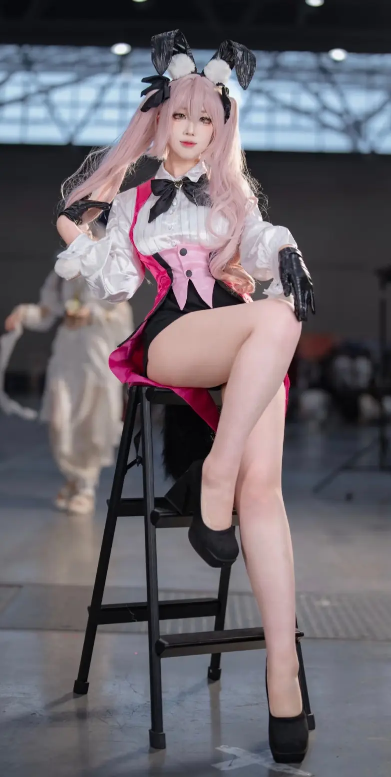 cosplay 性感美女 漫展养眼造型大赏 这腿又长又白又细 光之高扬斯卡娅