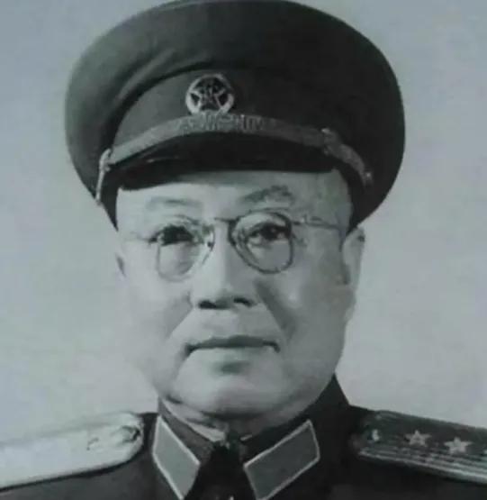 1946年，郭天民瞒着聂荣臻，把一万多该复员的老兵藏在了部队里，政委刘道生发现后