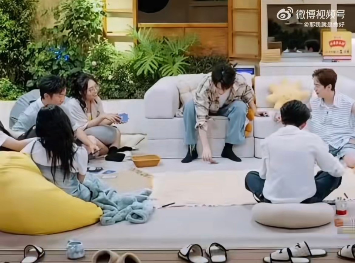 丁程鑫害怕被不喜欢的人疯狂追求 《我们的宿舍》游戏里他选“害怕”的瞬间，结合之前