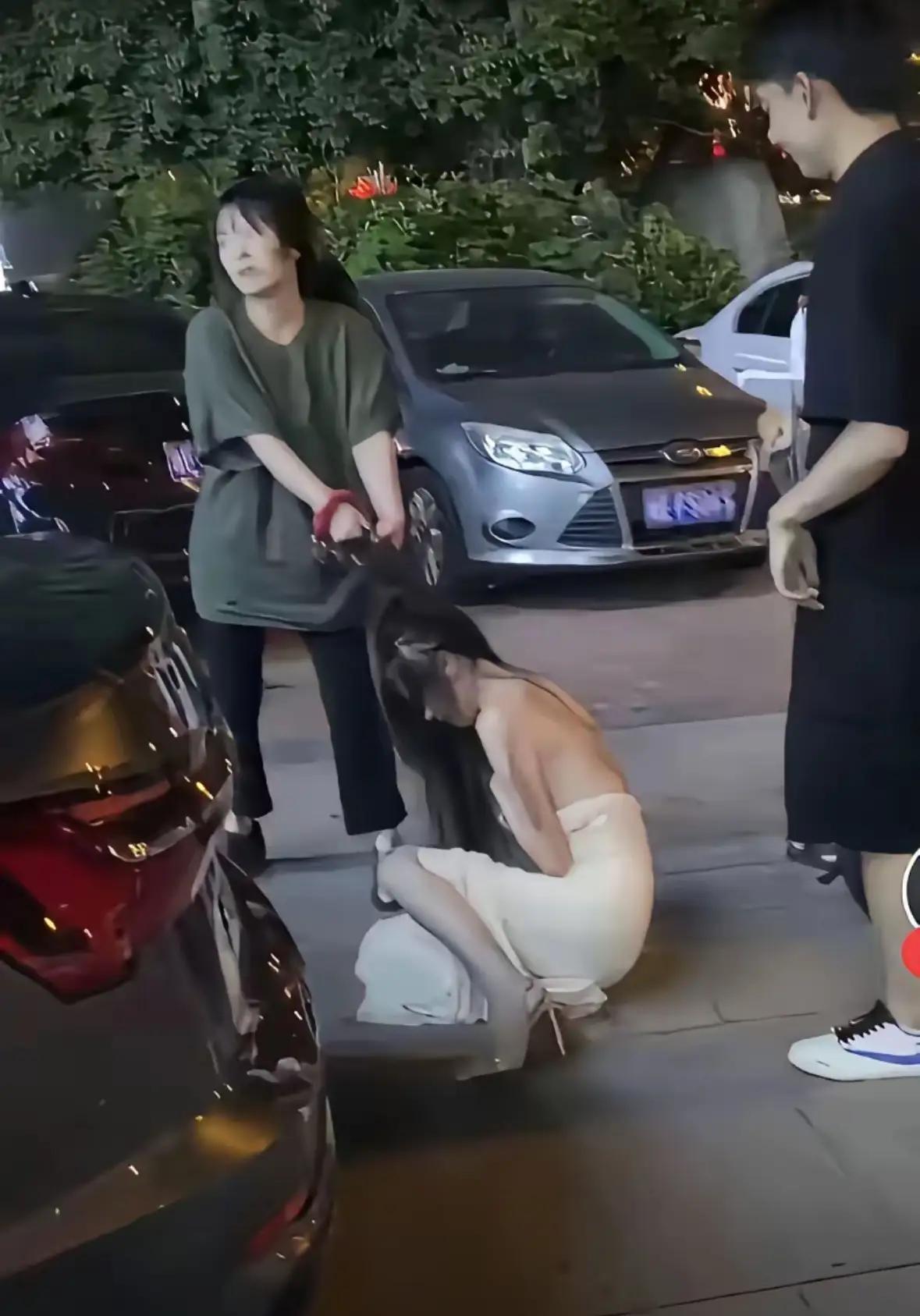 反转来了，湖南邵阳这事儿最近刷爆全网，一开始全网都在骂那个穿白裙子的姑娘，结果没