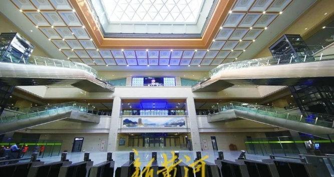 【济南站新建北站房9月26日启用，8站台11股道与济南站北站房同步启用】记者从中