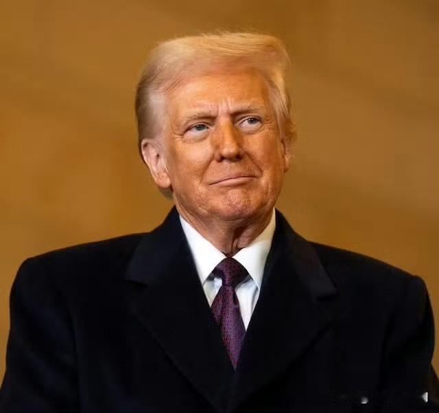 ‼️刚刚，C罗表示，特朗普总统“是可以改变世界的男人”。
热点现场海外编译精选海