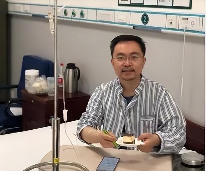 遗传的阴影：蔡磊与家族渐冻症的抗争与生命的坚韧
蔡磊的爸爸和爷爷都因渐冻症离世，
